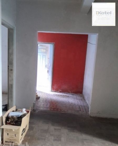 Apartamento no Centro térreo de 2 dormitórios com 2 pátios DESOCUPADO