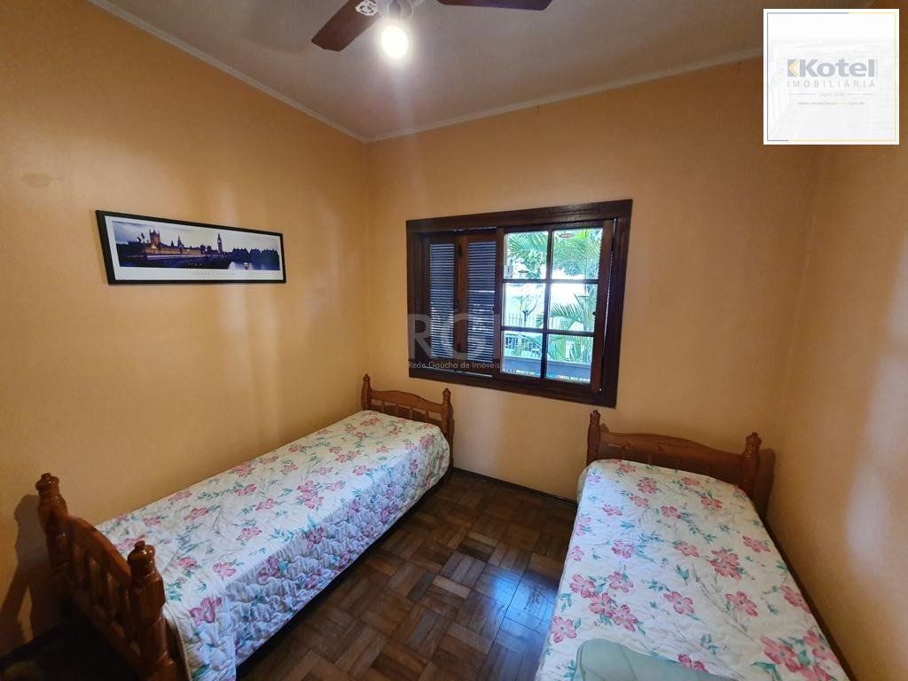 Casa para Venda - 250m², 4 dormitórios, sendo 1 suites, 4 vagas - Centro