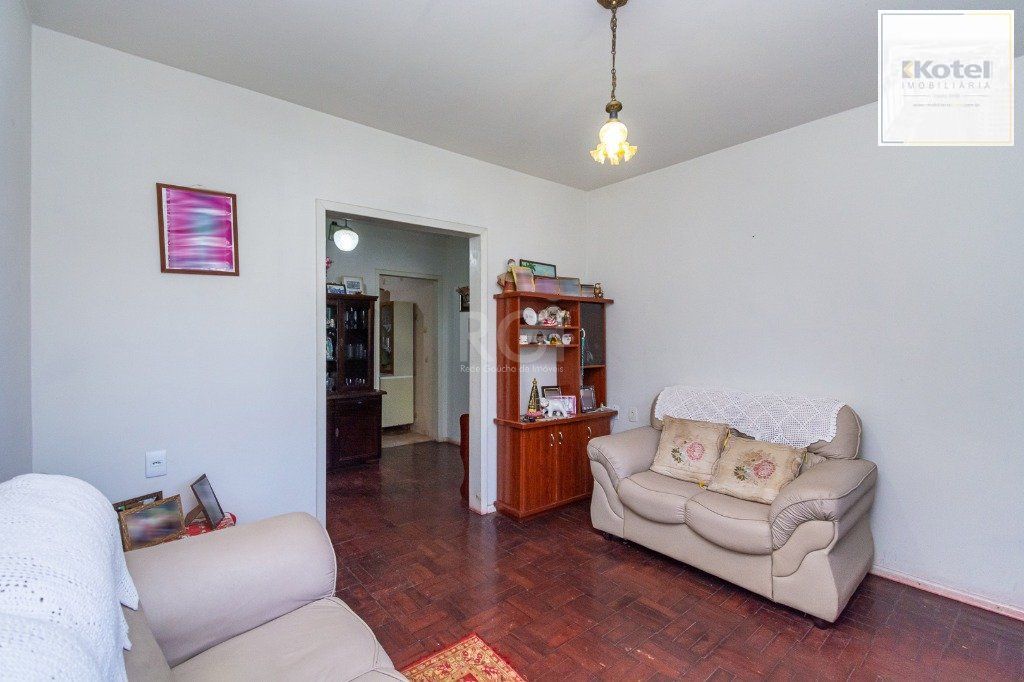 Casa de 3 dormitórios, 3 vagas no bairro Vila Ipiranga