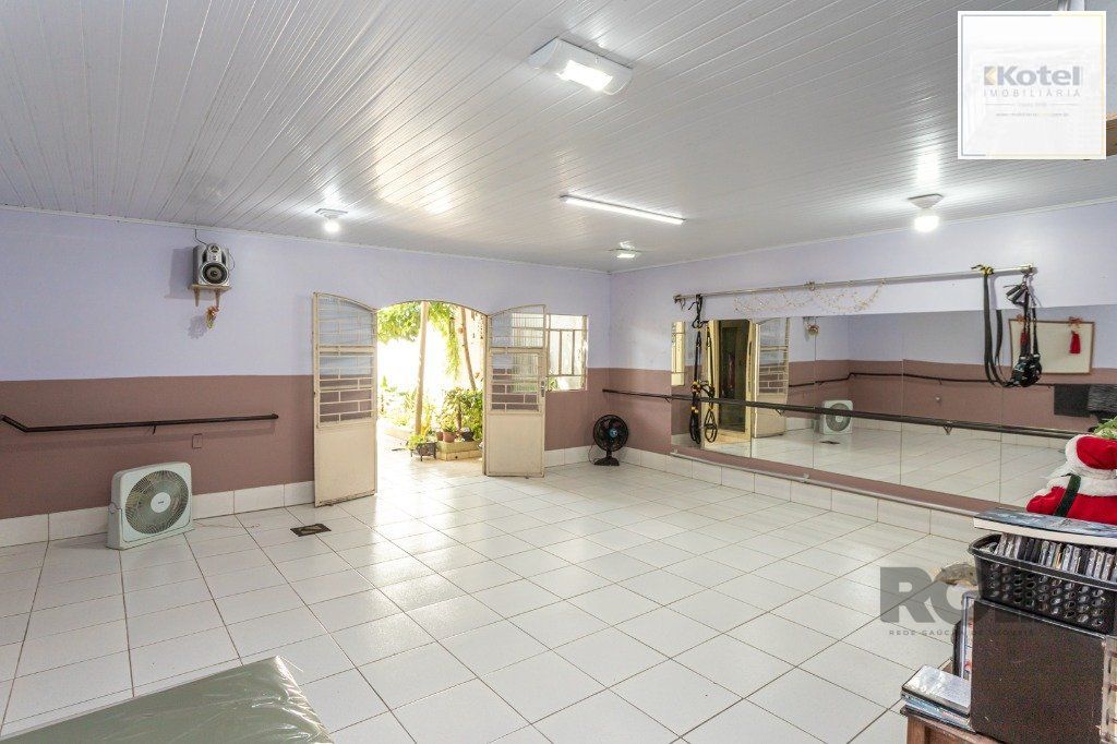 CASA COMERCIAL E RESIDENCIAL NO MIOLO DO BAIRRO SANTANA — foto 4