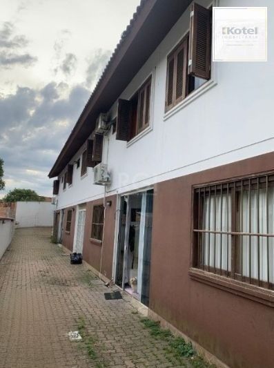 Casa em condominio fechado de 3 dormitórios e vaga DESOCUPADA