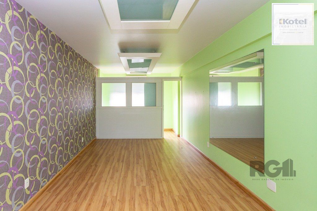 Sala comercial no Menino Deus desocupada