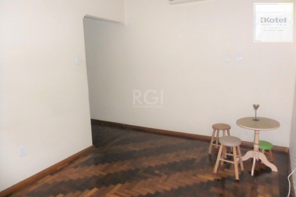 Apartamento 3 dormitórios Menino Deus Reformado e Desocupado