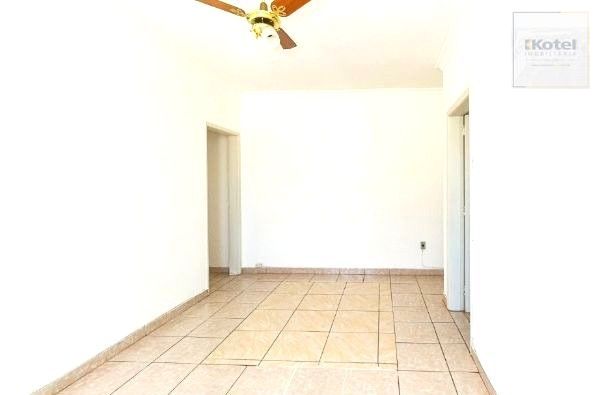 Apartamento de 2 dormitórios no bairro Santa Cecilia DESOCUPADO