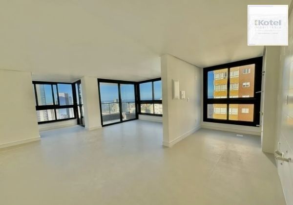 Apartamento em Torres Alto padrão de 3 dormitórios e 2 vagas DESOCUPADO