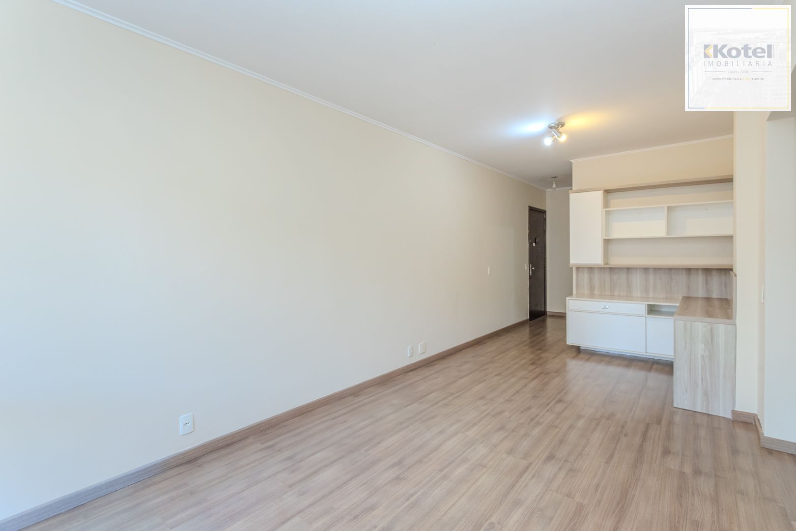 Apartamento no Centro de 1 dormitório DESOCUPADO