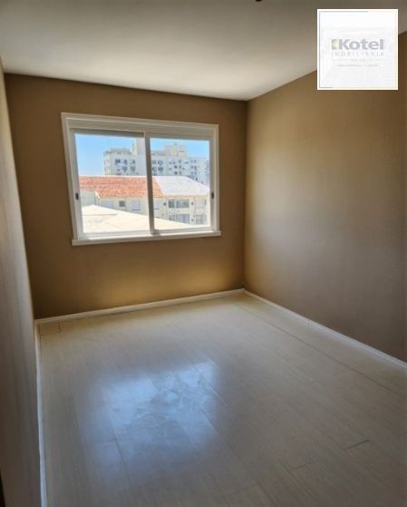 Apartamento no Menino Deus de 2 dormitórios DESOCUPADO