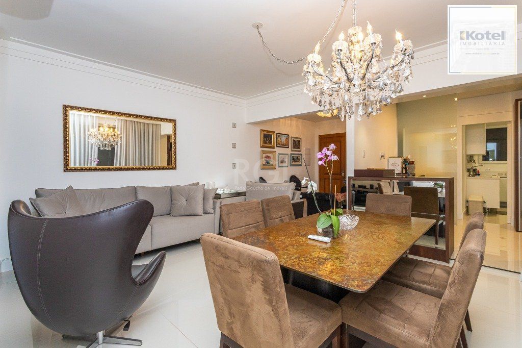 Apartamento no Centro - 2 dormitórios - reformado e mobiliado