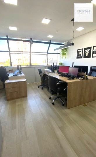 Sala comercial no bairro Petrópolis MOBILIADA com vaga — foto 3