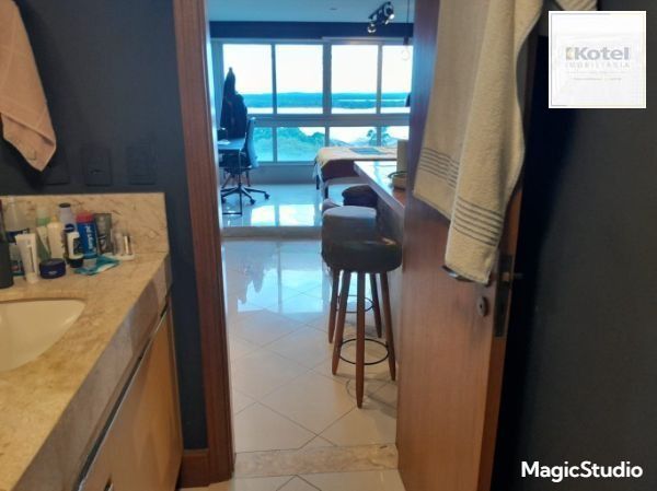 Loft com 1 quarto e 43m² à venda em Centro Histórico, Porto Alegre.