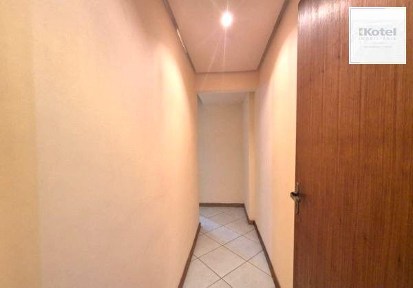Apartamento no Centro de 2 dormitórios DESOCUPADO
