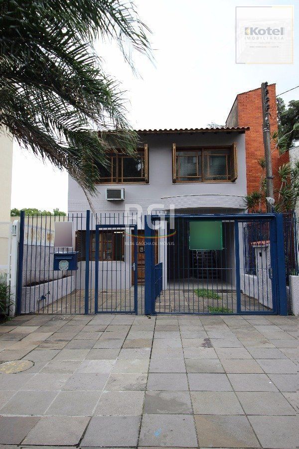 Casa para Venda - 280m², 3 dormitórios, 2 vagas - Petrópolis — foto 2
