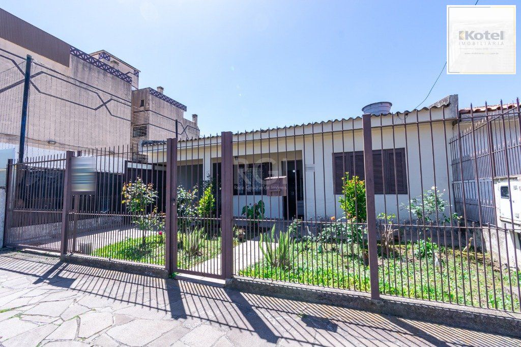 Casa de 3 dormitórios, 3 vagas no bairro Vila Ipiranga