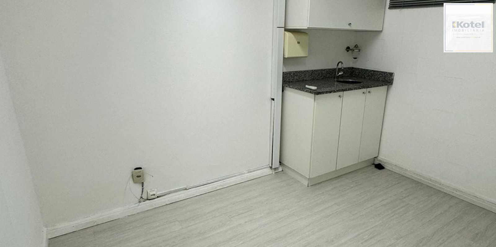 Sala Comercial, 1 sala, à venda, 59 m², Petrópolis - Porto Alegre — foto 3