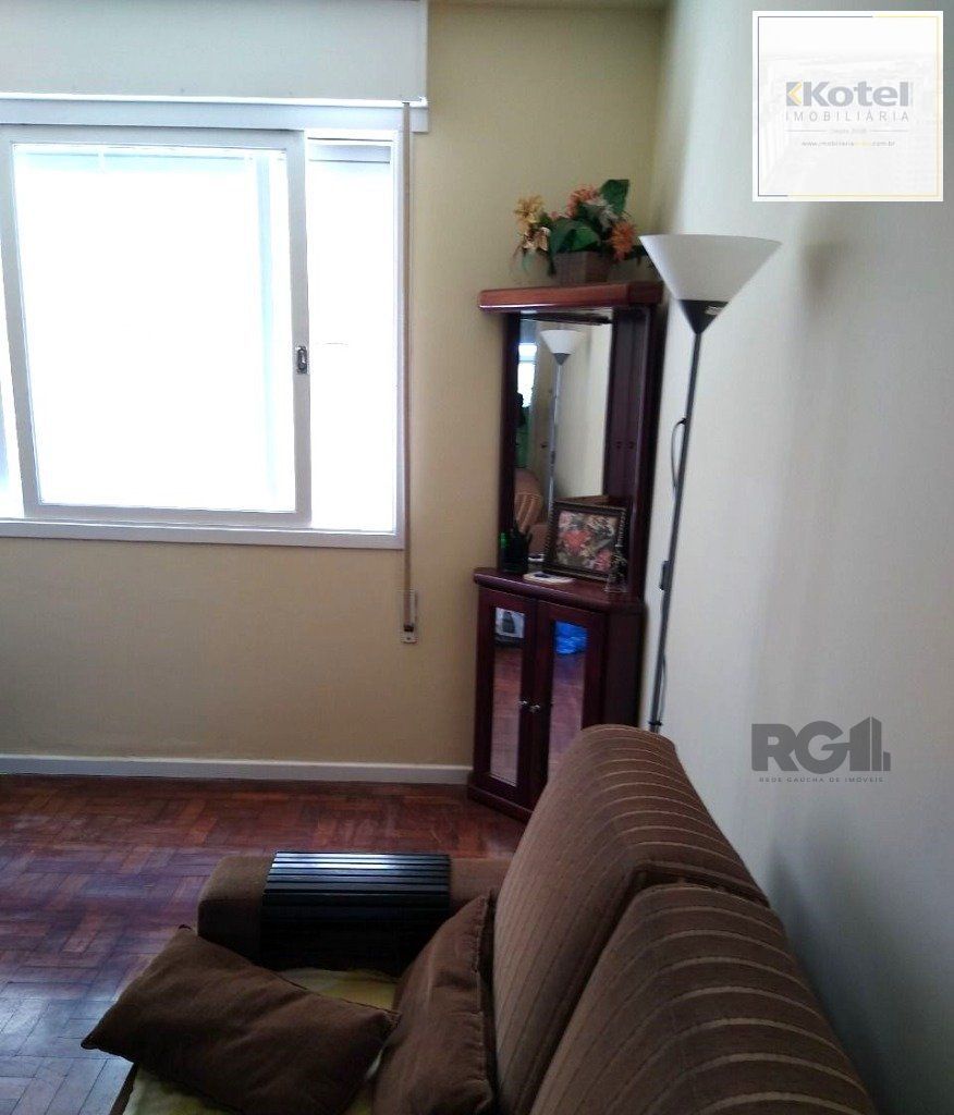 Apartamento no Petrópolis de 2 dormitórios e 2 vagas DESOCUPADO — foto 4