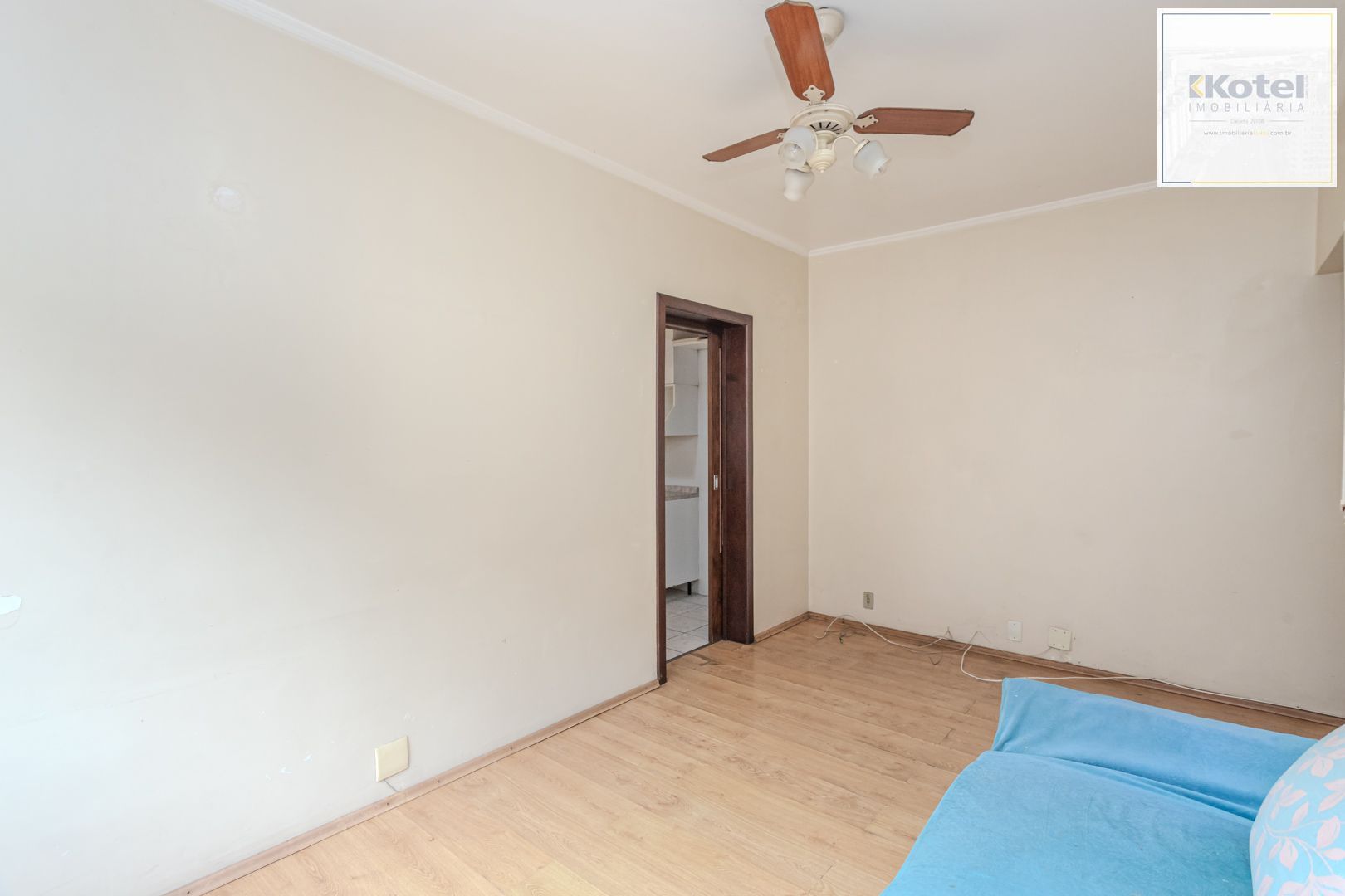 Apartamento no Centro de 2 dormitórios DESOCUPADO