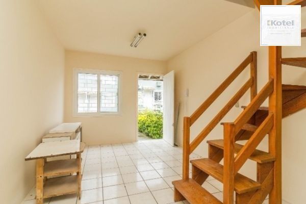 Casa sobrado em condominio fechado de 2 dormitórios e vaga