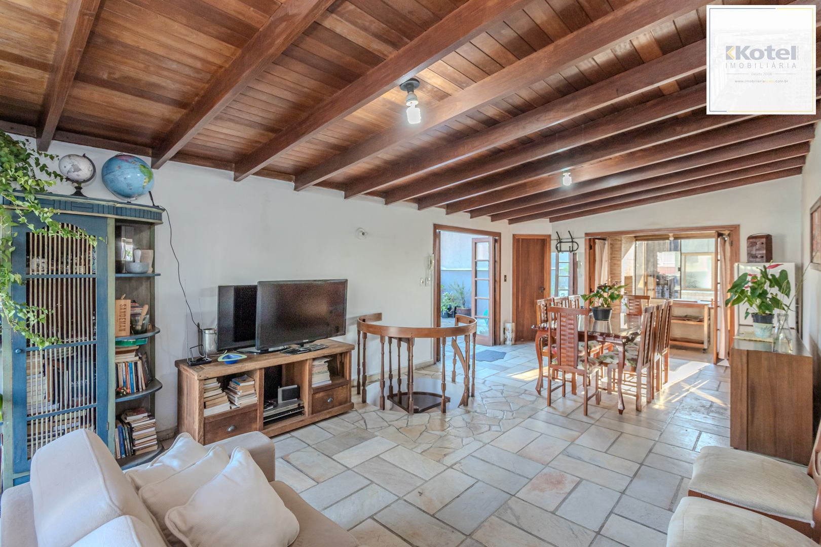Cobertura duplex no bairro Petrópolis de 3 dormitórios *2 vagas e terraço