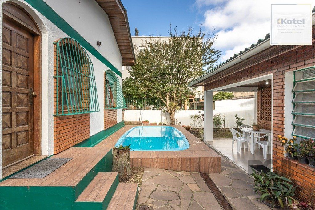 Casa no bairro Vila Ipiranga de 3 dormitórios e 3 vagas — foto 2