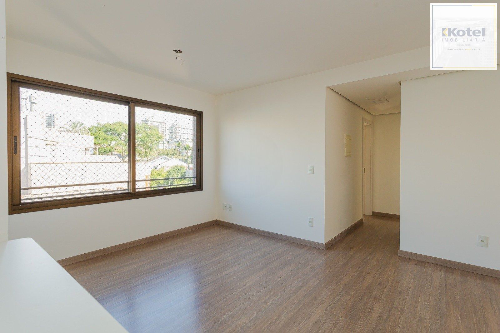 Apartamento 2 dormitórios, 1 suíte, 60m² privativos, 1 vaga coberta, no bairro Higienópolis. — foto 3