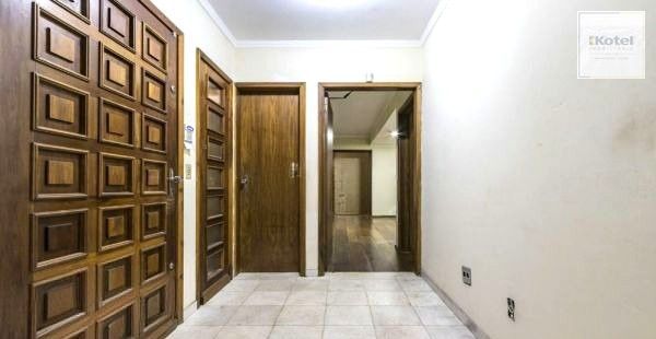 Casa sobrado no bairro Auxiliadora de 5 dormitórios e 4 vagas — foto 3
