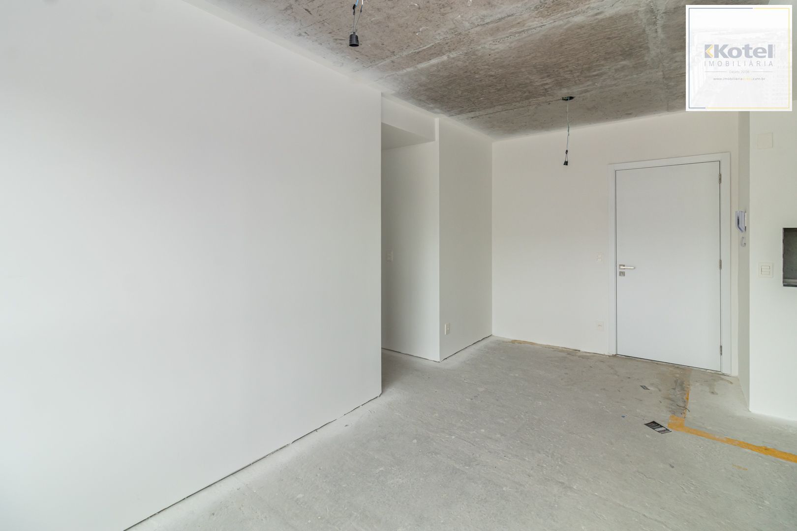 Apartamento no Go Cidade Baixa de 2 dormitórios vaga e infra  DESOCUPADO