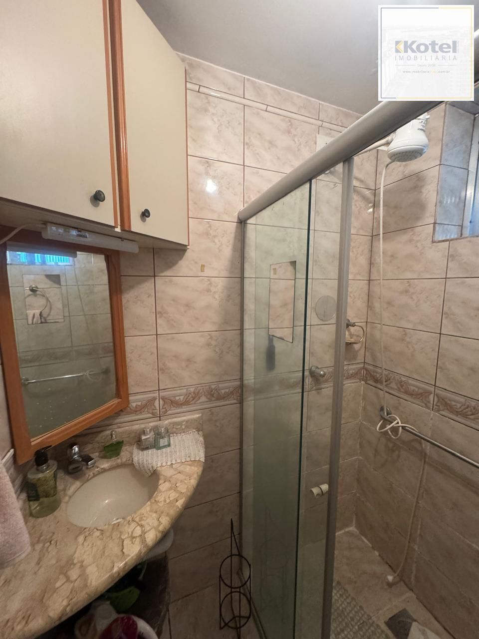 Apartamento térreo de 2 dormitórios, Menino Deus DESOCUPADO