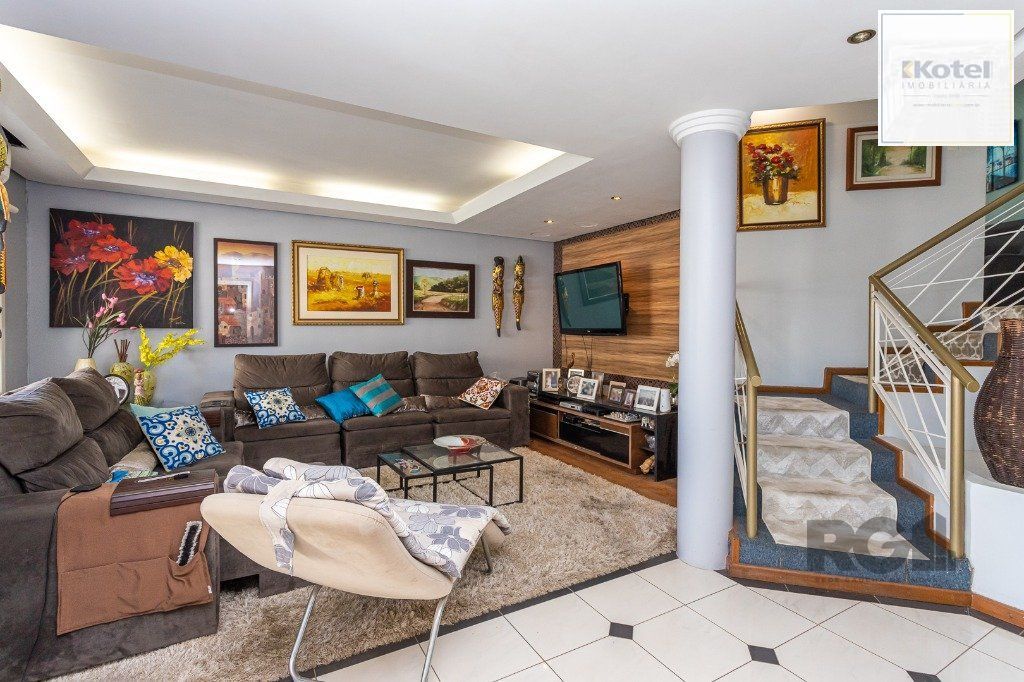 casa sobrado no Alto Petrópolis de 5 dormitórios e 3 vagas