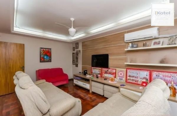 Casa / sobrado no bairro Jardim Itu de 3 dormitórios e pátio com piscina