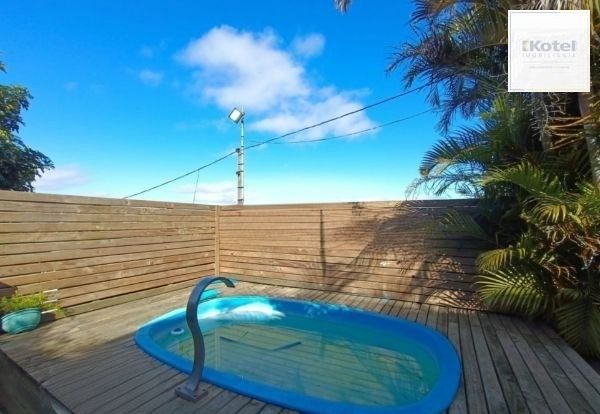 Casa no bairro Jardim do Salso com 2 dormitórios e 4 vagas
