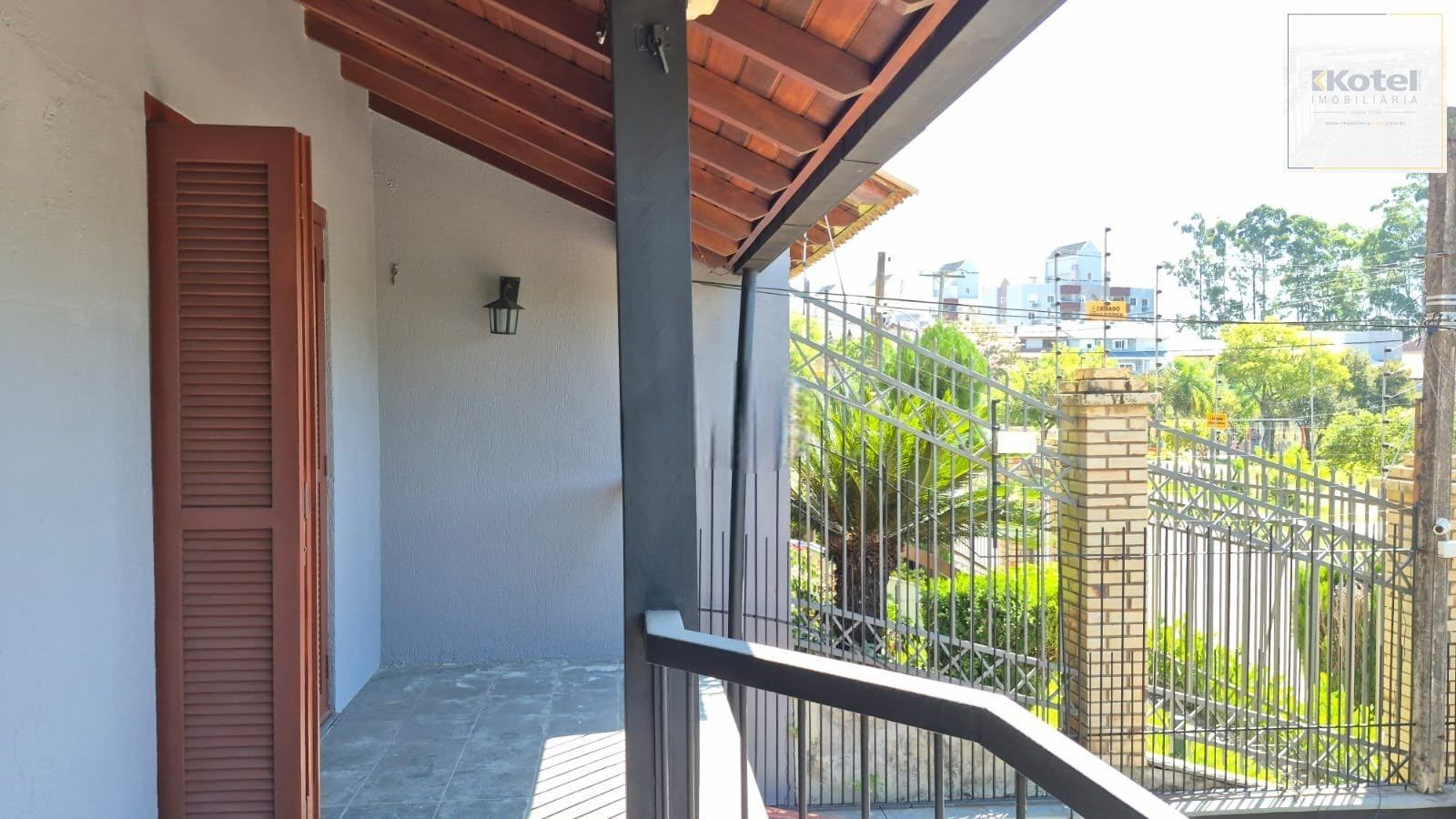 Apresentamos esta excelente casa no bairro Jardim Itu, em Porto Alegre, com 175m² privativos, perfeita para quem busca amplitude, conforto e qualidade de vida em uma região tranquila e valorizada.