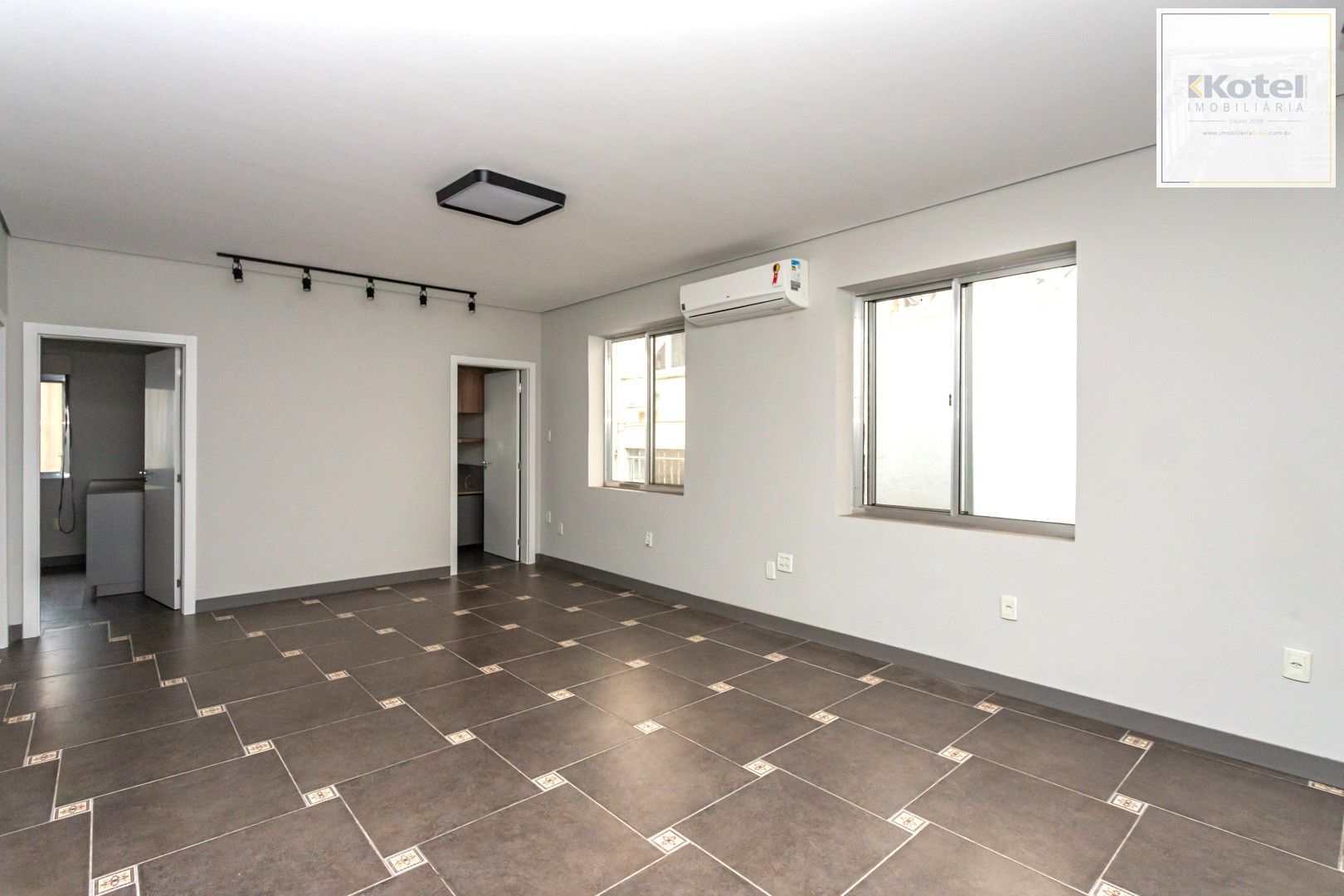 Apartamento no Bom Fim de 2 dormitórios DESOCUPADO — foto 2