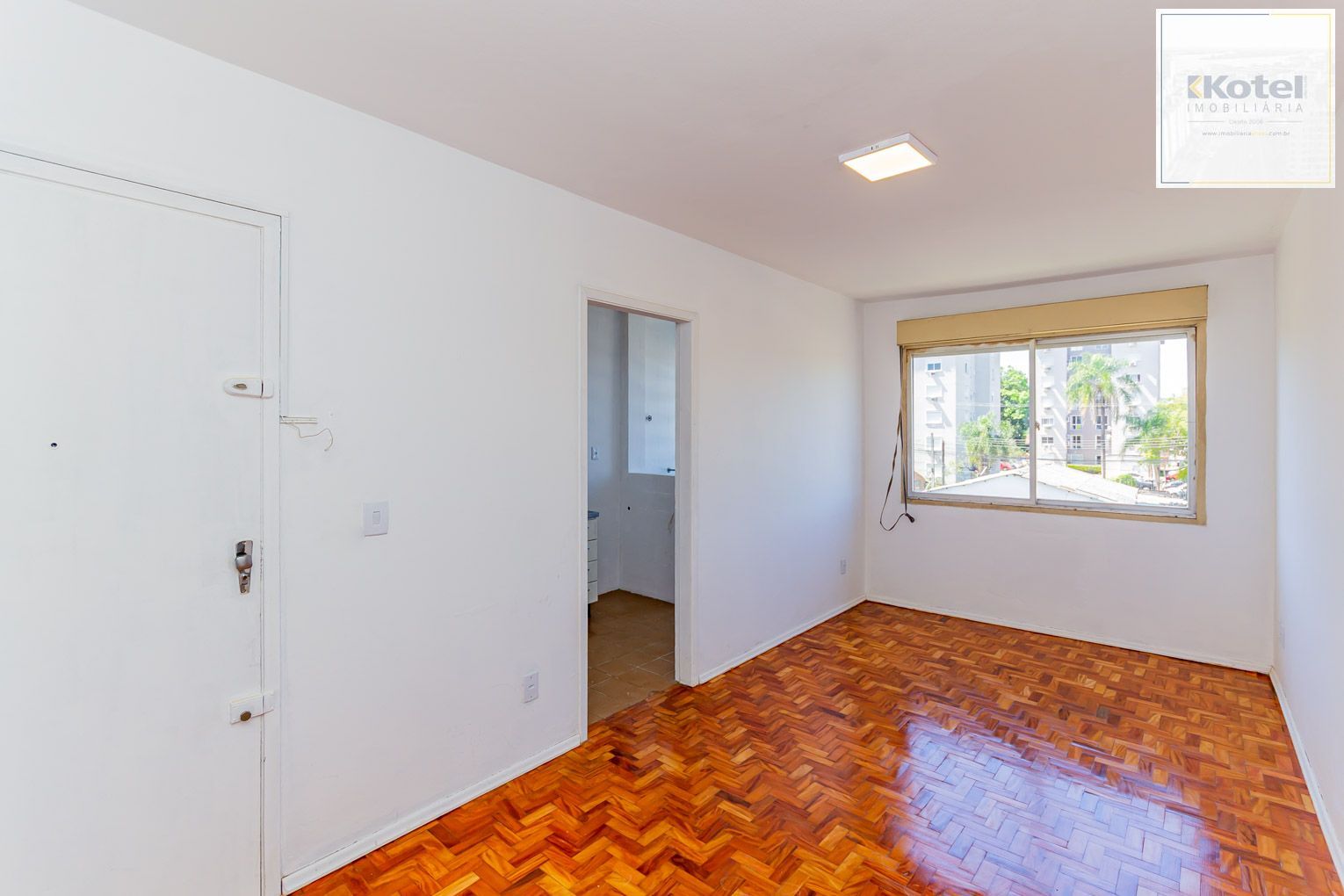Apartamento de 3 dormitórios, **1 vaga - Cristal DESOCUPADO — foto 2