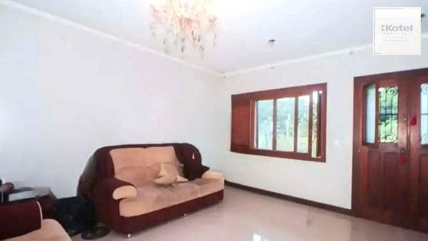 Casa sobrado no bairro Vila Ipiranga de 4 dormitórios e 2 vagas