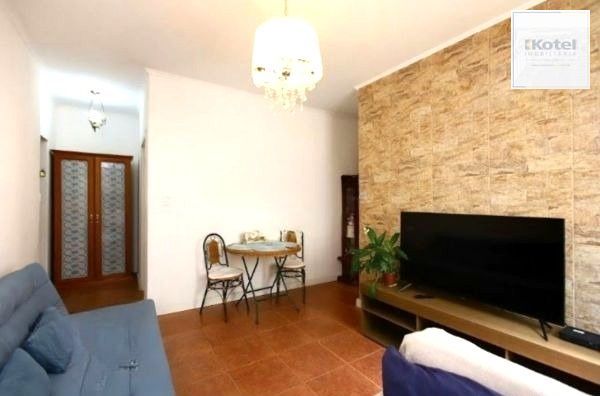 Apartamento TÉRREO com pátio no Menino Deus de 2 dormitórios e vaga rotativa