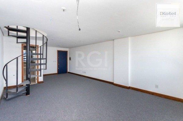 Sala comercial duplex na Av. Carlos Gomes