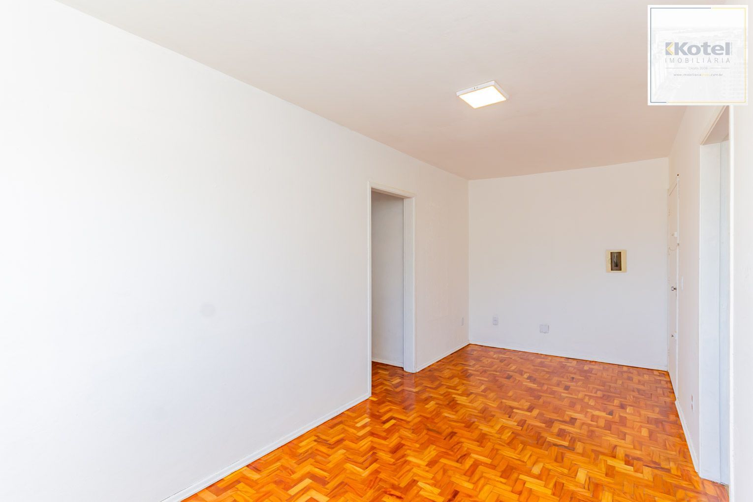 Apartamento de 3 dormitórios, **1 vaga - Cristal DESOCUPADO — foto 3