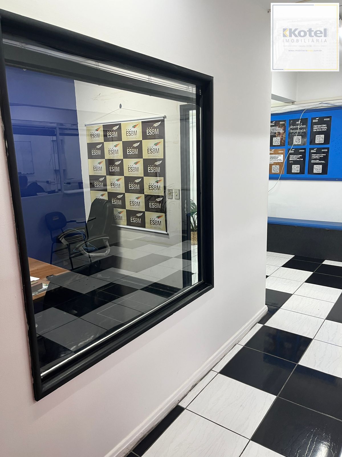 Sala comercial, andar inteiro com 193,90 m² — foto 2