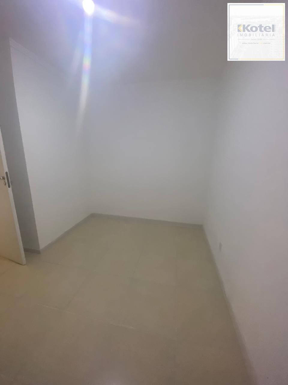 Apartamento no bairro Tristeza de 2 dormitórios e vaga DESOCUPADO