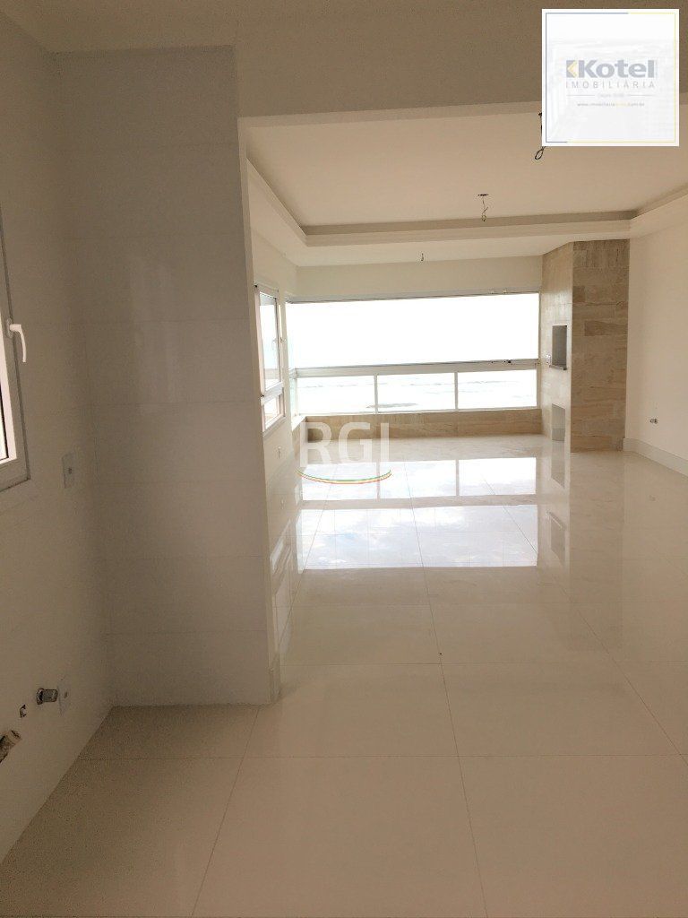Apartamento para Venda - 123.48m², 3 dormitórios, sendo 2 suites, 2 vagas - Centro