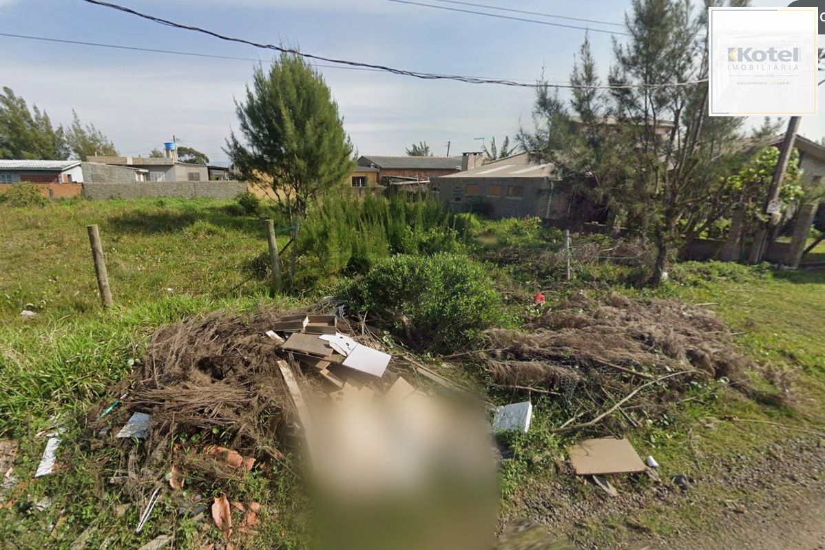 Terreno em Capão Novo com 300m² a 2 quadras do mar