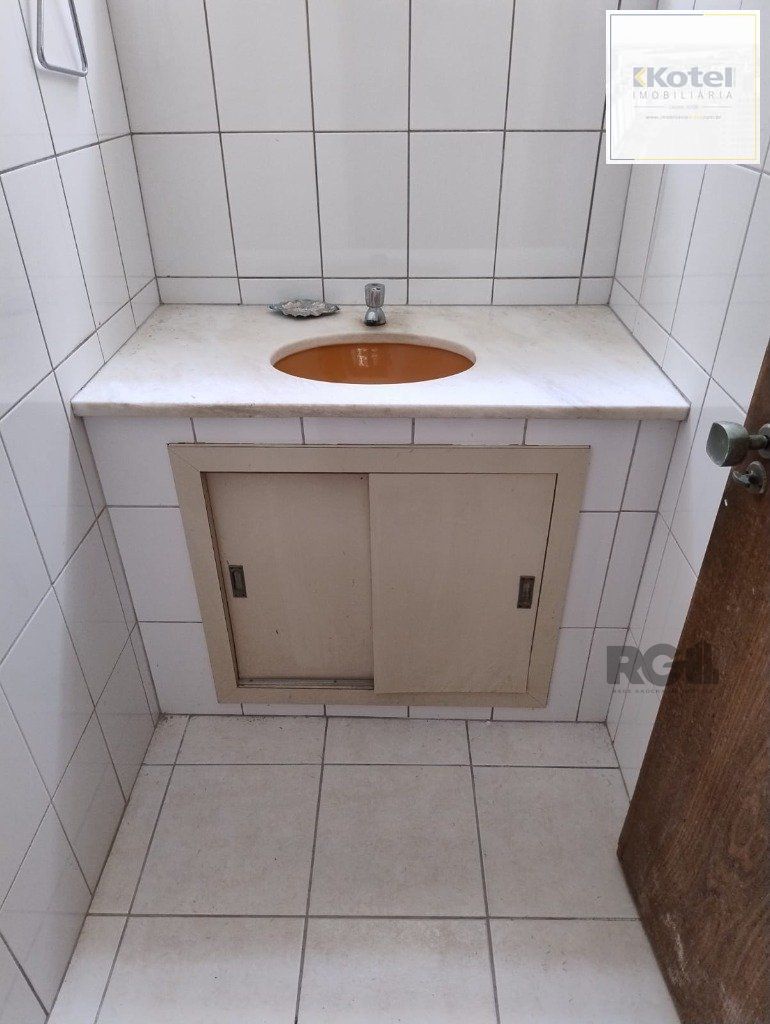CASA MISTA COMERCIAL NO TÉRREO E RESIDENCIAL EM CIMA
