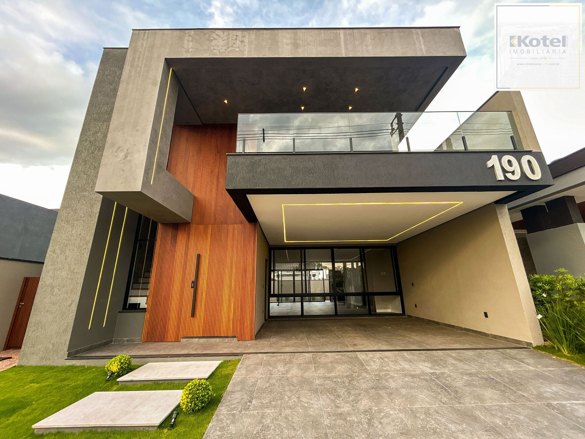 Casa de Condomínio 4 quartos à venda, 283m², Centro - Gravataí