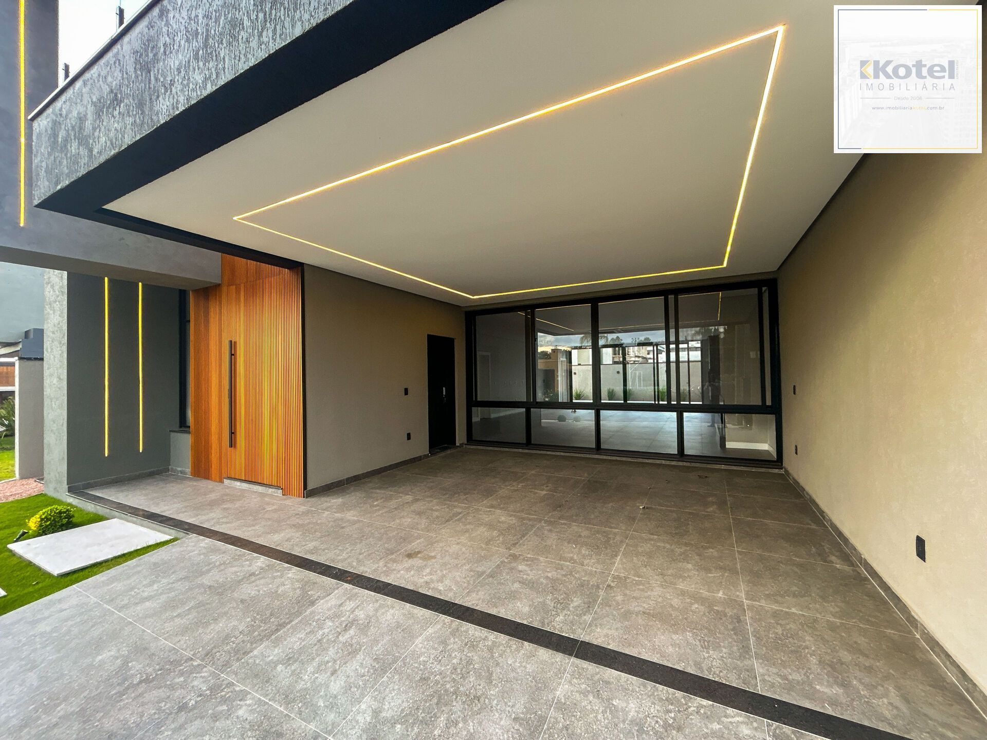 Casa de Condomínio 4 quartos à venda, 283m², Centro - Gravataí