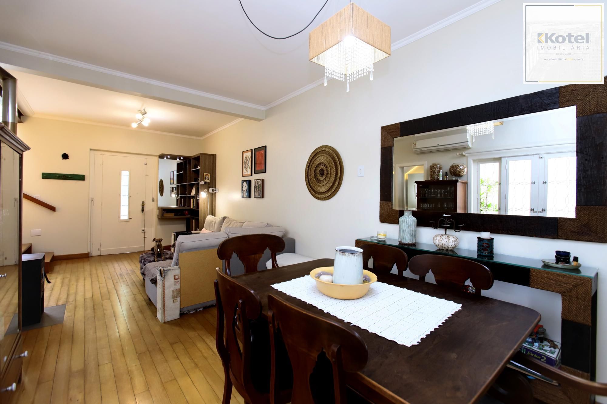 Casa de 4 quartos, 3 banheiros, 3 vagas no bairro Rio Branco