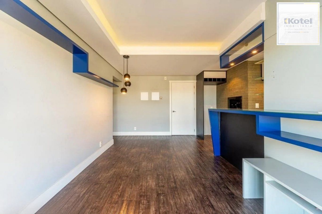 Apartamento 2 Dormitórios, Suíte, 2 vagas e elevador no Passo da Areia