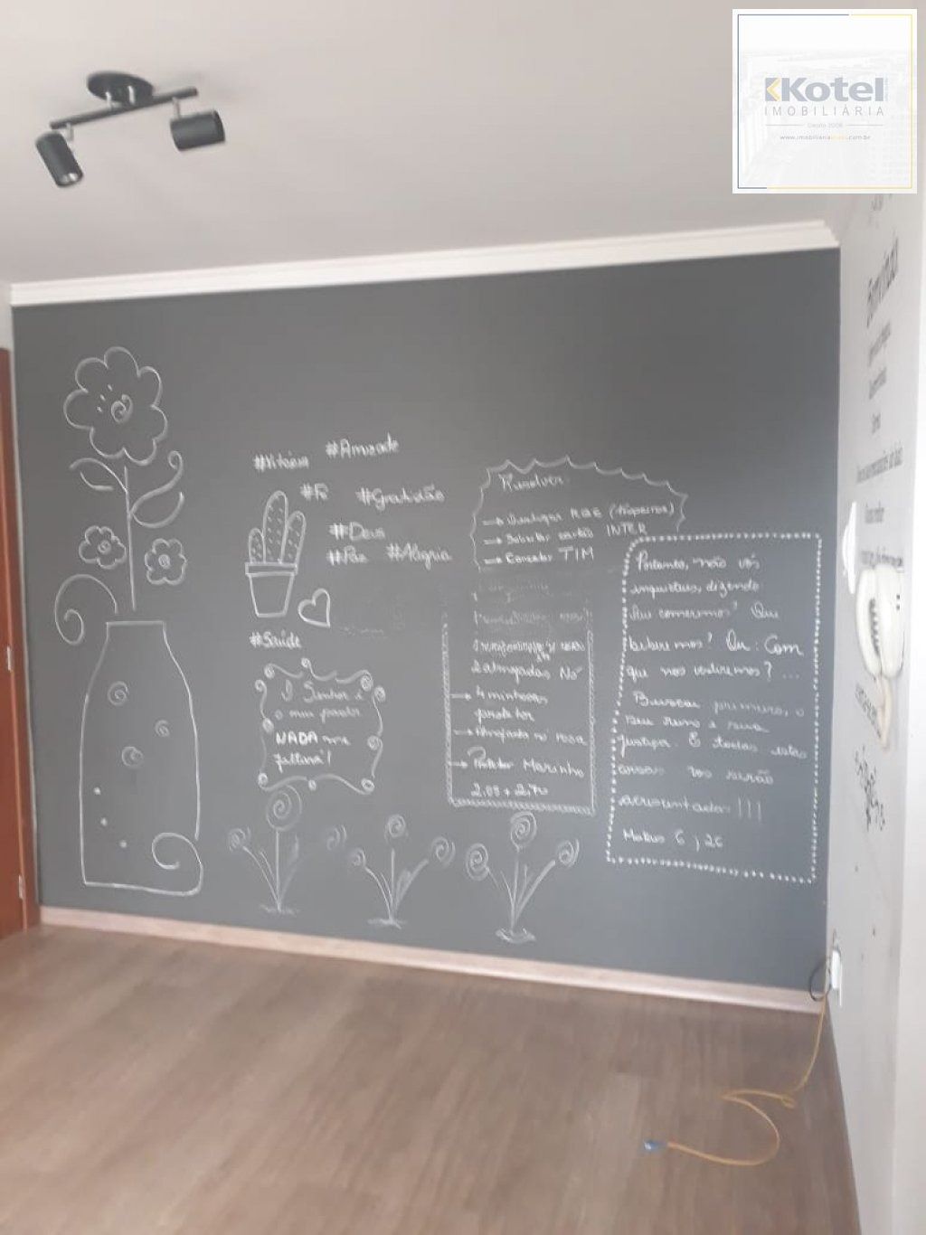 Apartamento de 2 dormitórios e 1 vaga de garagem em Canoas.
