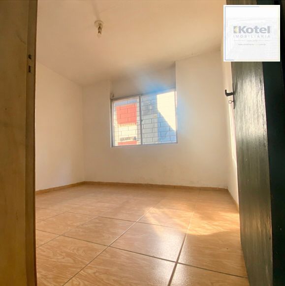 Apartamento Térreo, com 2 quartos, portaria e pátio  no bairro Rubem Berta — foto 4