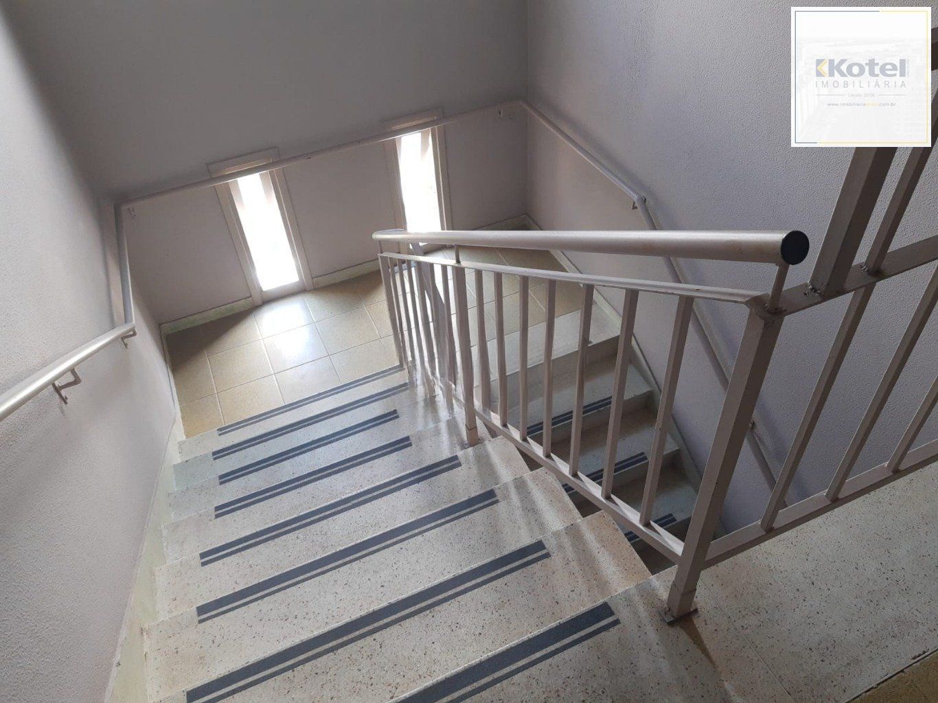 Apartamento Duplex de 2 dormitórios,  1 vaga de garagem em Cachoeirinha.
