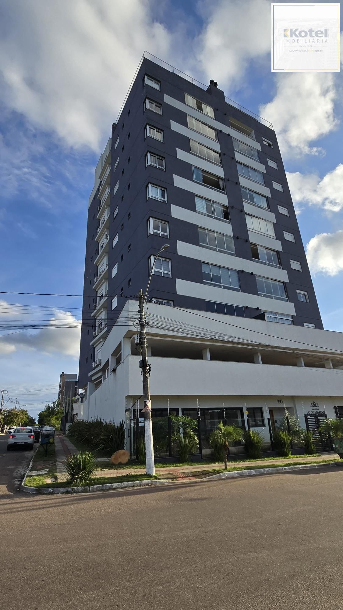 Apartamento semimobiliado com 2 dormitórios (1 suíte) em Gravataí